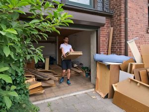 Top Benefits of Using a Junk Hauling Trailer Rental for Home Projects